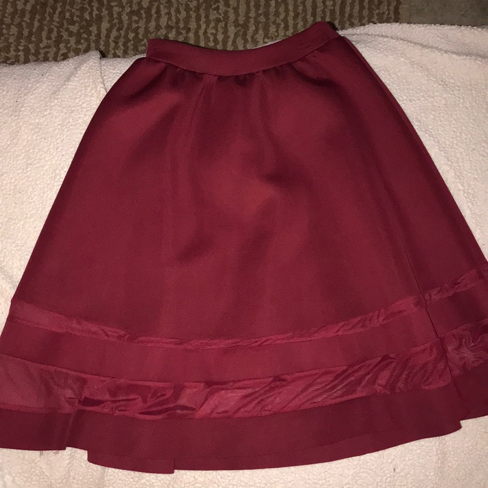 Cute long skirt!